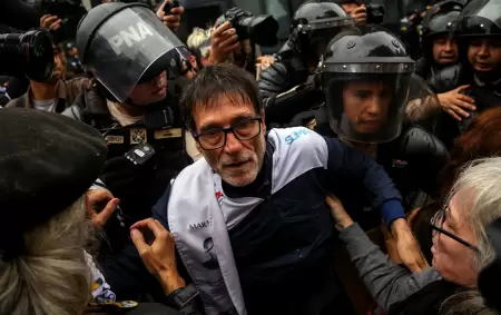 Padre Paco en una manifestacin