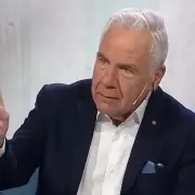 Ofendido, Esteban Mirol atacó a Wanda Nara y la acusó de lo peor: "Me discrimina"