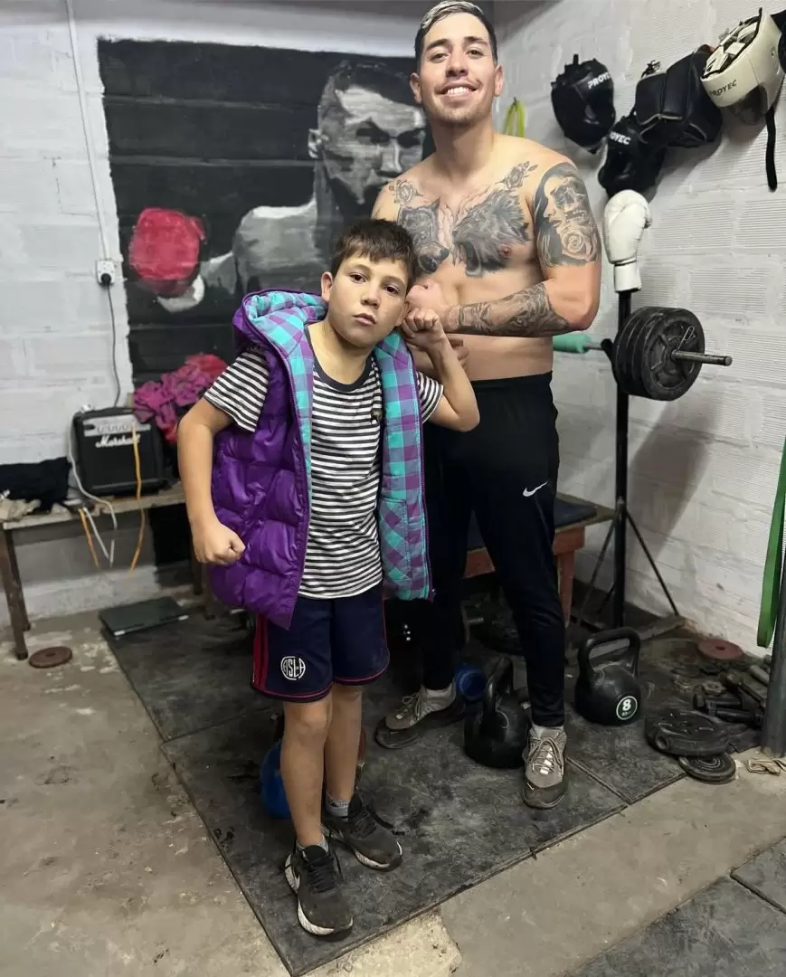 La calle los reunió y el boxeo los hizo familia