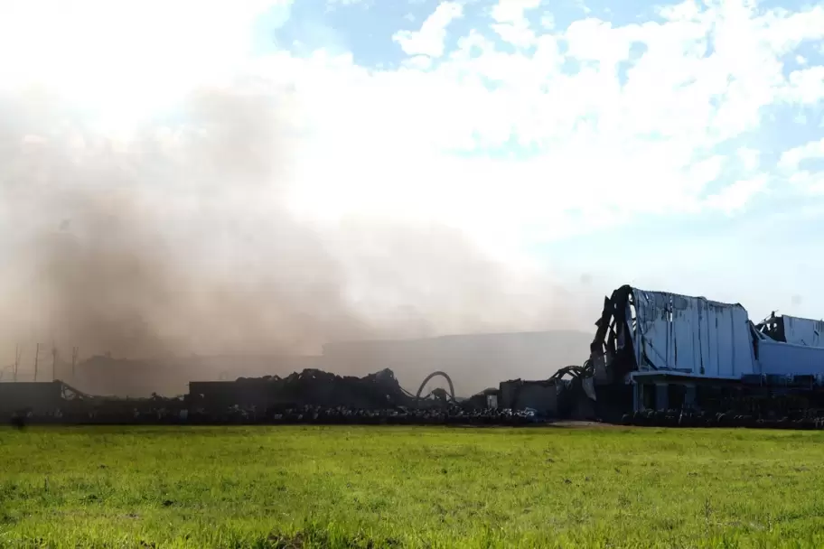Las postales que dejó el incendio en el Polígono Industrial Spegazzini.