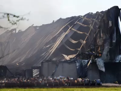 Las postales que dej el incendio en el Polgono Industrial Spegazzini.
