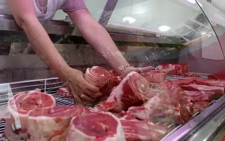 Carne por las nubes y salarios por el piso