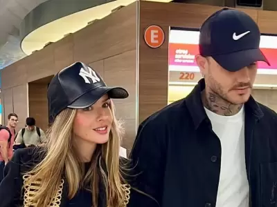 La China Surez y Mauro Icardi en el Aeropuerto de Ezeiza, rumbo a Turquia