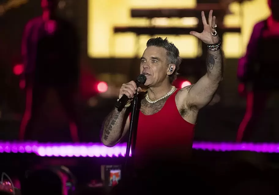 Robbie Williams revel que podra perder la vista tras usar inyecciones para bajar de peso