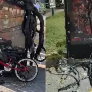 Un robo muy porteño en el Upside Down: desapareció la bicicleta de Will de Stranger Things en plena Ciudad