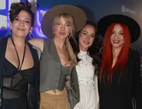 Bandana y un conflicto legal por la cancelaci�n que las llev� al silencio.