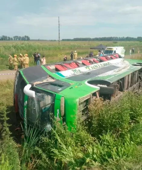 As qued el micro que volc en la Ruta 2 en la que iba tambin el cura Francisco "Paco" Olveira