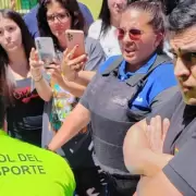 "Se fue manejando": un chofer drogado, golpes, demoras y pnico entre padres en un viaje de egresados rumbo a Caril