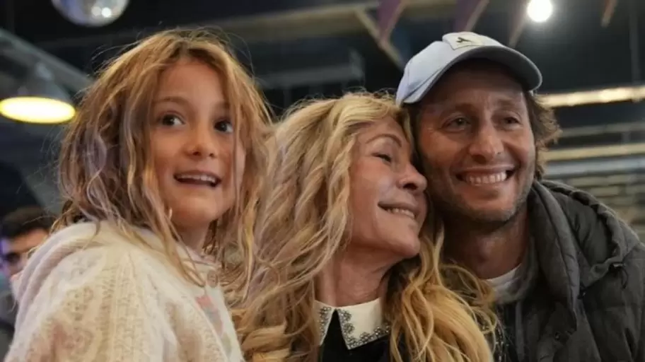 Cris Morena junto a su hijo Tomás y su Nieta Mila
