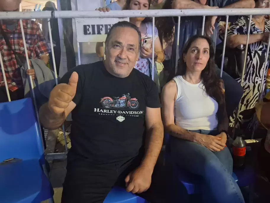 Sergio "El Gallo" Galleguillos, referente del folklore riojano, dijo presente en la fiesta tucumana de la Noche de las Casas de la Provincia.