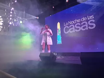 Gladys "La Bomba" Tucumana brill en la Noche de las Casas de la Provincia.