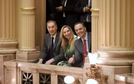 Diego Santilli, Karina Milei y Manuel Adorni finalmente encontraron un lugarcito en el recinto del Senado