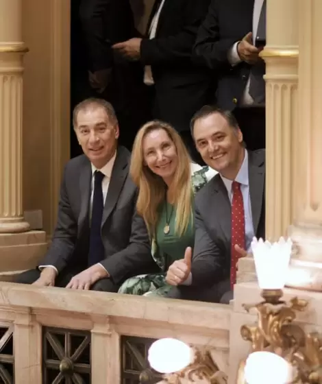 Diego Santilli, Karina Milei y Manuel Adorni finalmente encontraron un lugarcito en el recinto del Senado