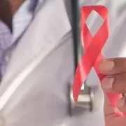 VIH en Argentina: la batalla silenciosa que cada día enfrenta a 17 personas con un diagnóstico que llega tarde