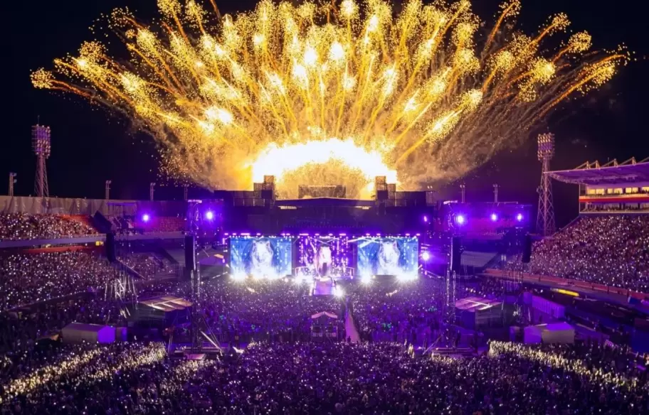 Shakira dio un show para ms de 100 mil personas en Paraguay y marc un nuevo rcord de audiencia en ese pas.