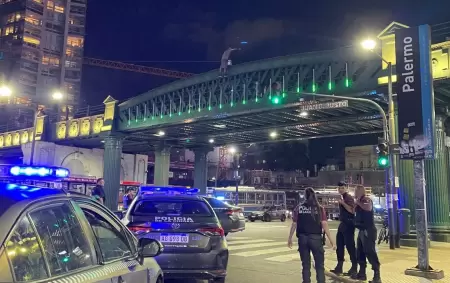 Un hombre amenazaba con arrojarse desde la estructura ubicada en Santa Fe y Juan B. Justo