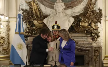 Javier Milei y Alejandra Monteoliva tras jurar como nueva ministra de Seguridad.