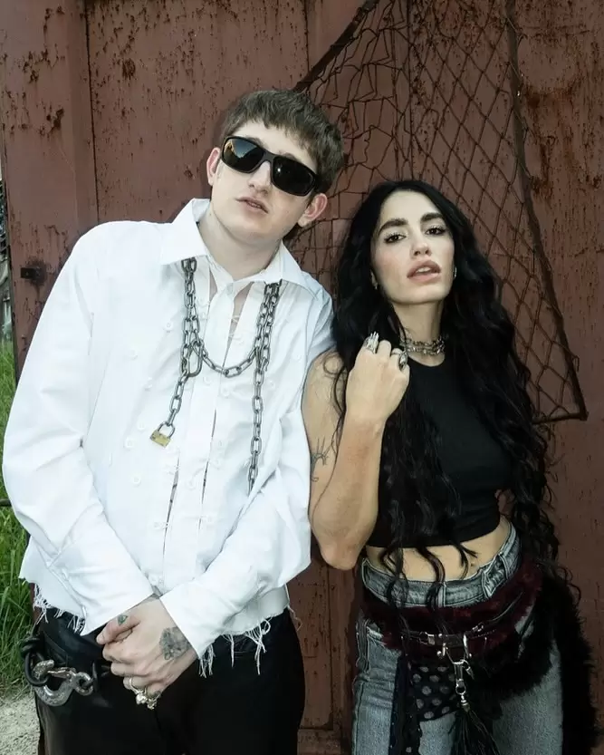 Dillom y Lali en la grabación del videoclip "33"