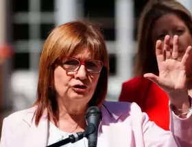 Patricia Bullrich qued expuesta en su falta de coherencia respecto a 2012