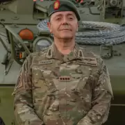 Pases a retiro, ascensos exprs y blindaje en la Fuerza Area: Milei mueve el tablero militar