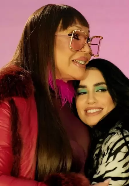 Mora Casn y Lali Espsito