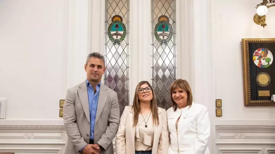 Martín Menem, la diputada Verónica Razzini y Patricia Bullrich