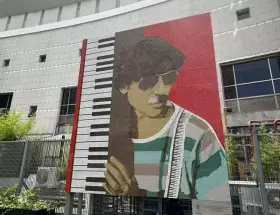 La Ciudad tiene su propia Esquina Charly Garc�a