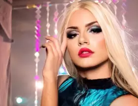 La Queen es cantante y referente de la cultura drag y LGBT en la Argentina.