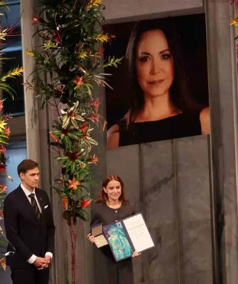 Ana Corina Sosa Machado recibi� el Premio Nobel de la Paz en nombre de Mar�a Corina Machado y ley� un discurso de ella.