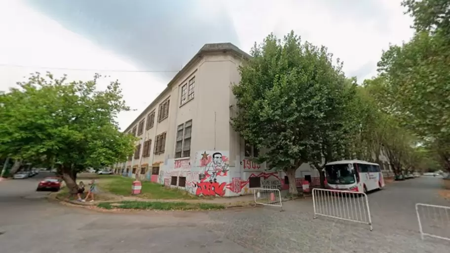 La zona de 57 y 115 en La Plata, donde asaltaron y violaron a un hombre el lunes por la madrugada.