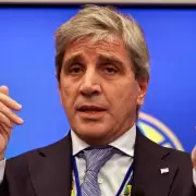 El regreso que no fue: Caputo celebró una colocación de deuda cara, corta y lejos de despejar los vencimientos que los asfixian