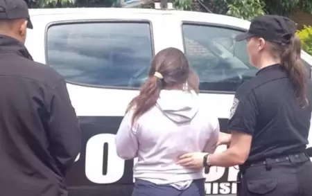 La Polica de Misiones detuvo a una joven de 27 aos acusada de haberle robado durante una dcada.