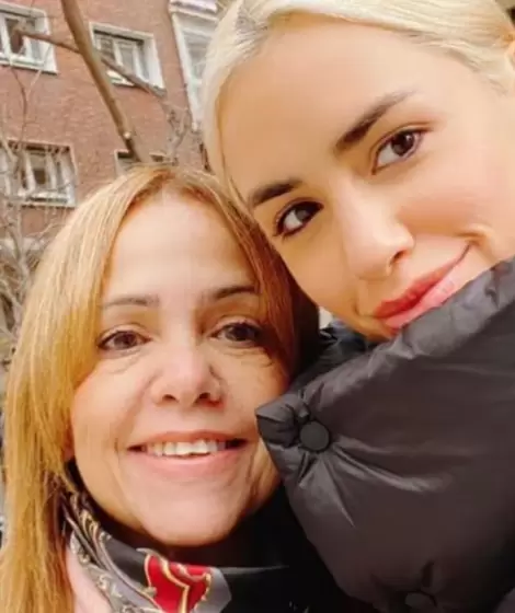 Lali Esp�sito y Majo Riera