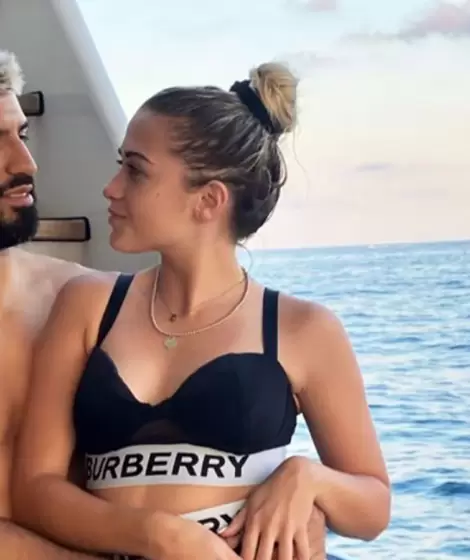 Kun Ag�ero y Sof�a Calzetti