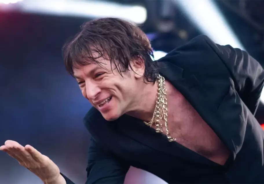 El cantante Joaquín Levinton fue internado de urgencia en el Hospital Fernández tras sufrir una descompensación