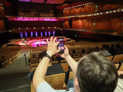 Grab� a menores de 14 a�os, fue descubierto y re arroj� por la ventana.