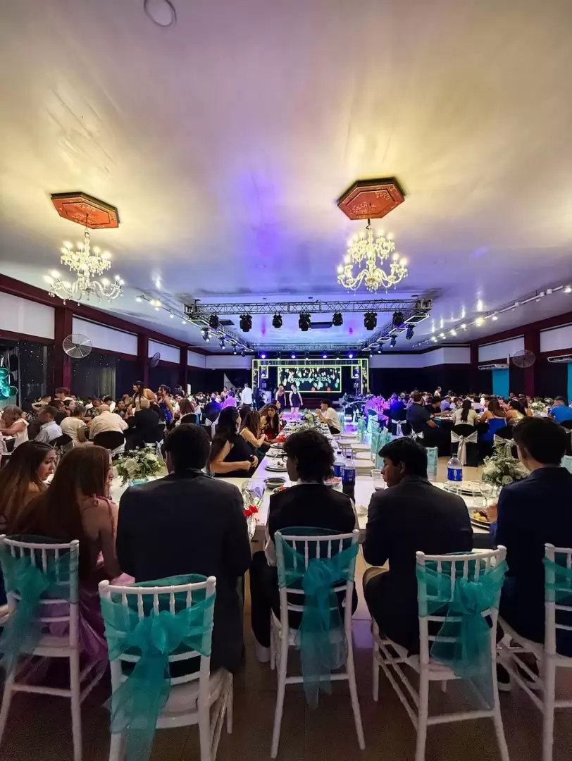 Padres y alumnos lograron recaudar parte del dinero y los chicos tuvieron su fiesta de egresados