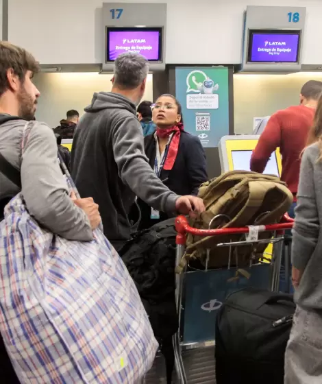 Ajuste en pista: el Gobierno choca con los controladores y pone en riesgo los vuelos de fin de a�o