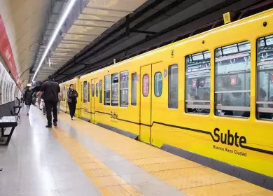 Mayo arranca con aumentos en transporte, peajes, agua y prepagas