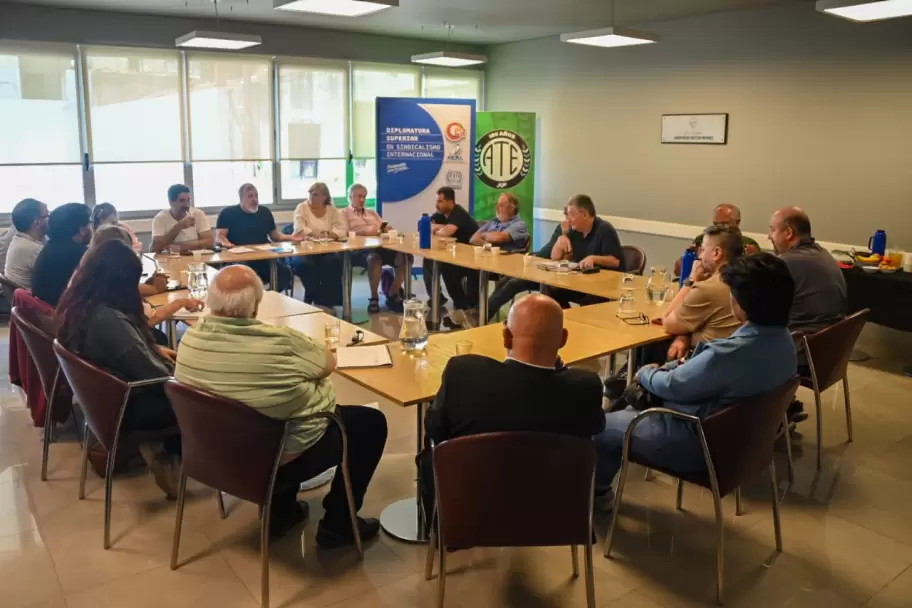 Reunión del frente de Sindicatos Estatales y Gremios de Empresas Públicas