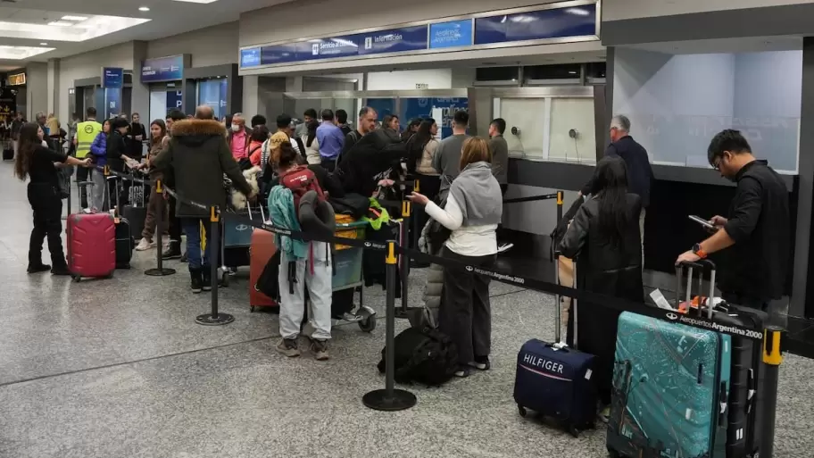 Paro aéreo en plena temporada alta