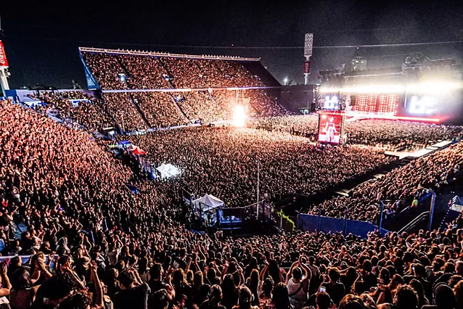 Lali Espósito llenó su quinto Vélez