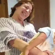 Lizy Tagliani logró la adopción plena de su hijo Tati: