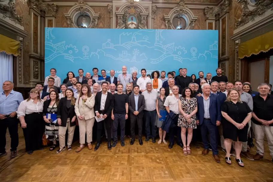 Axel Kicillof se reunió con 80 dirigentes de las pymes de Buenos Aires