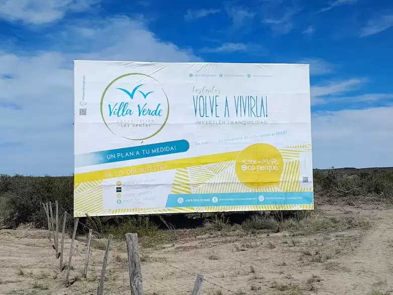 El anuncio del loteo del barrio Villa Verde en Las Grutas.