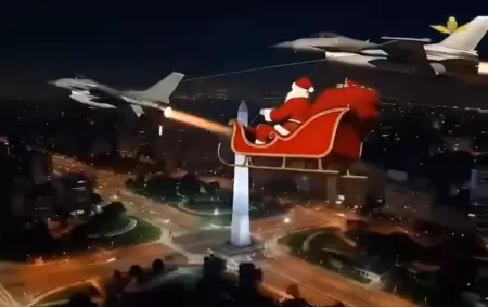 Pap� Noel siendo escoltado por los F-16