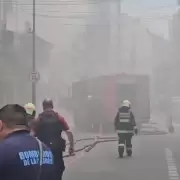 Voraz incendio en Once: 42 evacuados, traslados a hospitales, desesperaci�n y caos