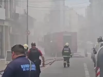 Feroz incendio en Once