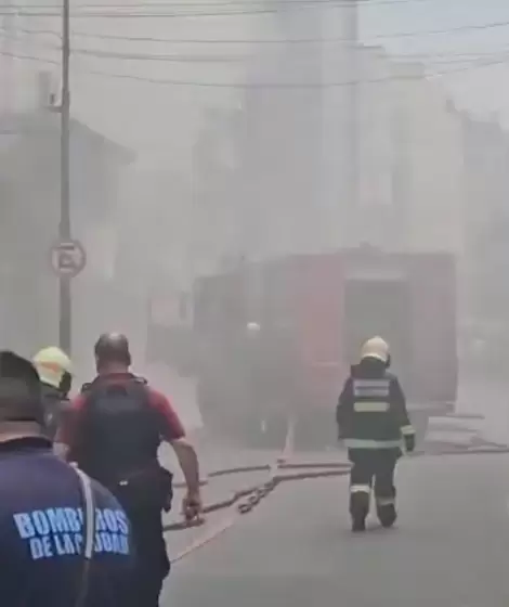 Feroz incendio en Once