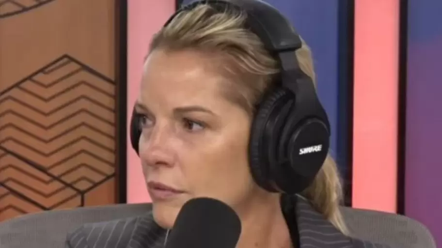 A la salida de Luzu Tv, Carina Zampini fue escrachada por un tenso momento con una fanática